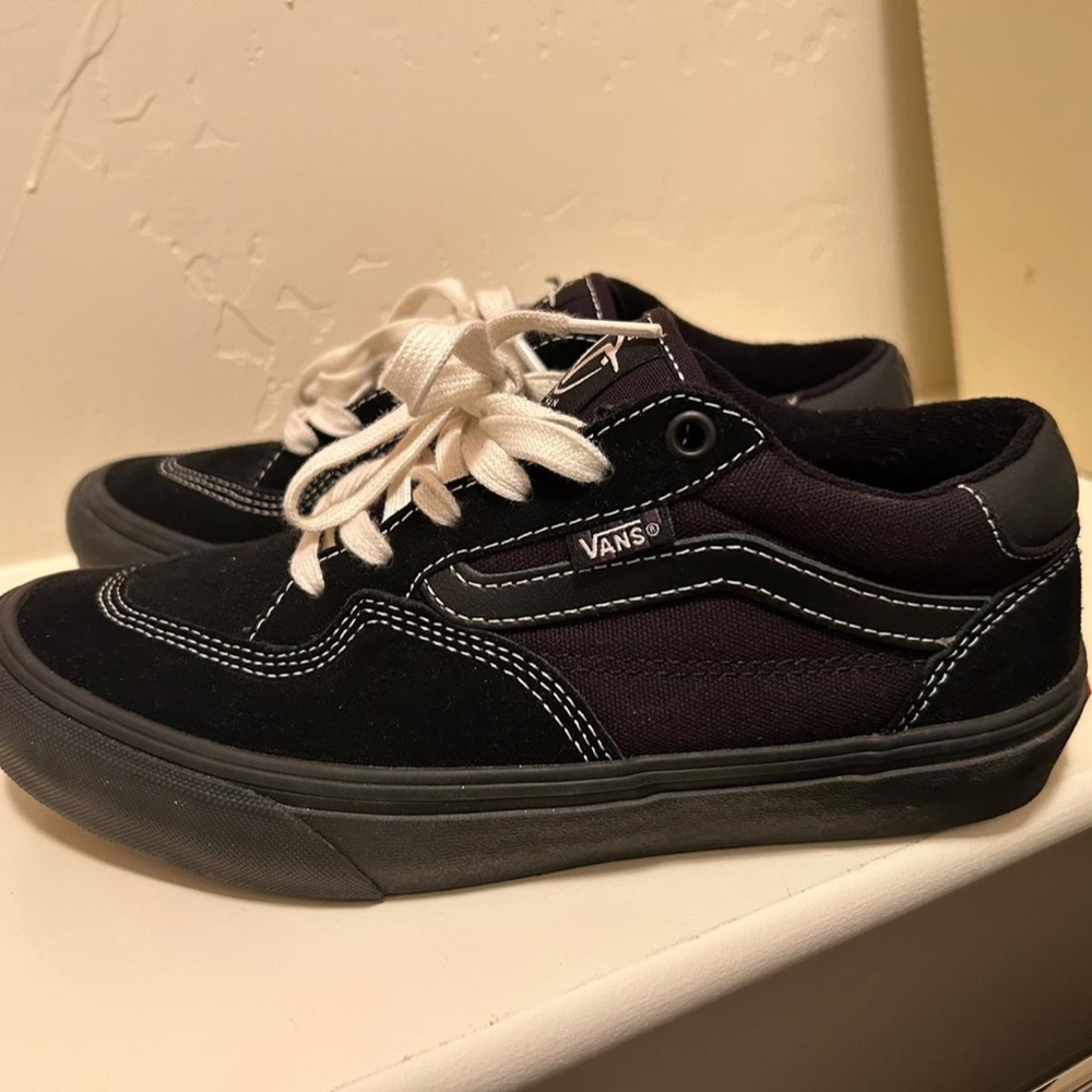 Vans - Picture 2 of 2